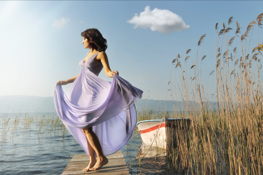 Noon To Moon - evening dalyan Boat Trip - featured Image - beautiful lady with lilac dress