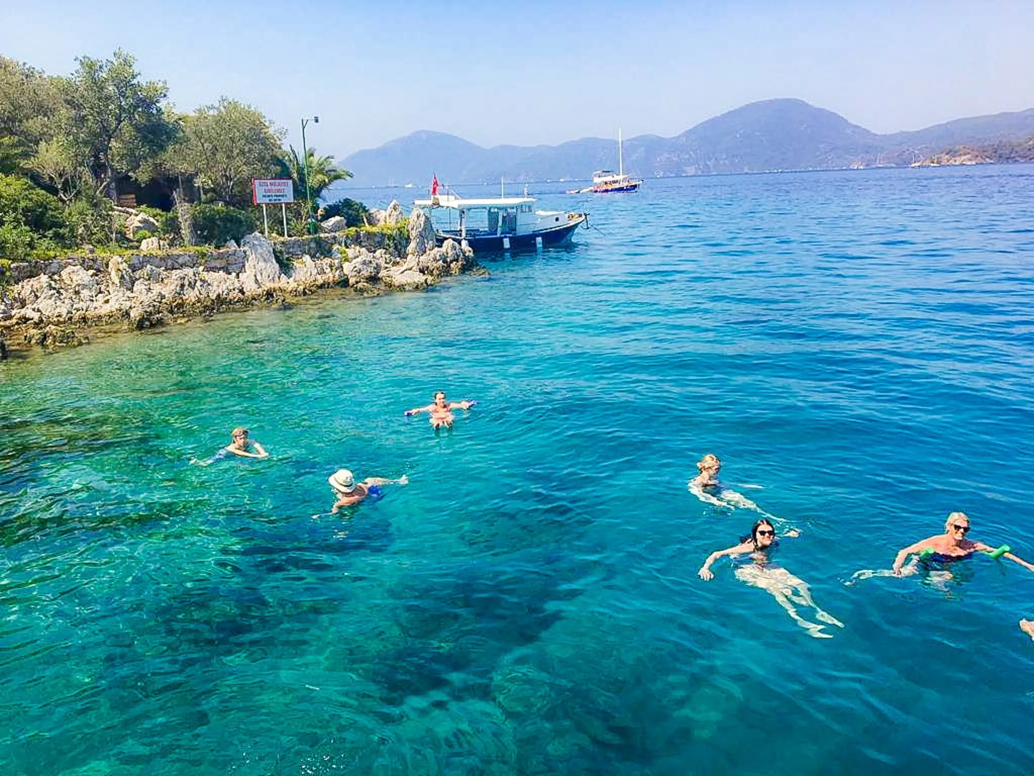 Volkan's Adventures -Beyond The 12 Island Sailing - Swimming time