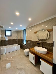 4 Bedroom Central Villa for short term rental in Dalyan - bathroom with Jacuzzi