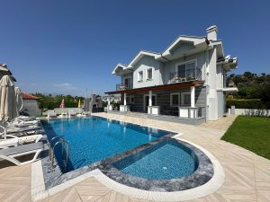 6 Bedroom Central Villa for short term rental in Dalyan - pool