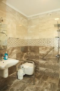 6 Bedroom Central Villa for short term rental in Dalyan - Ensuite Bathroom 2