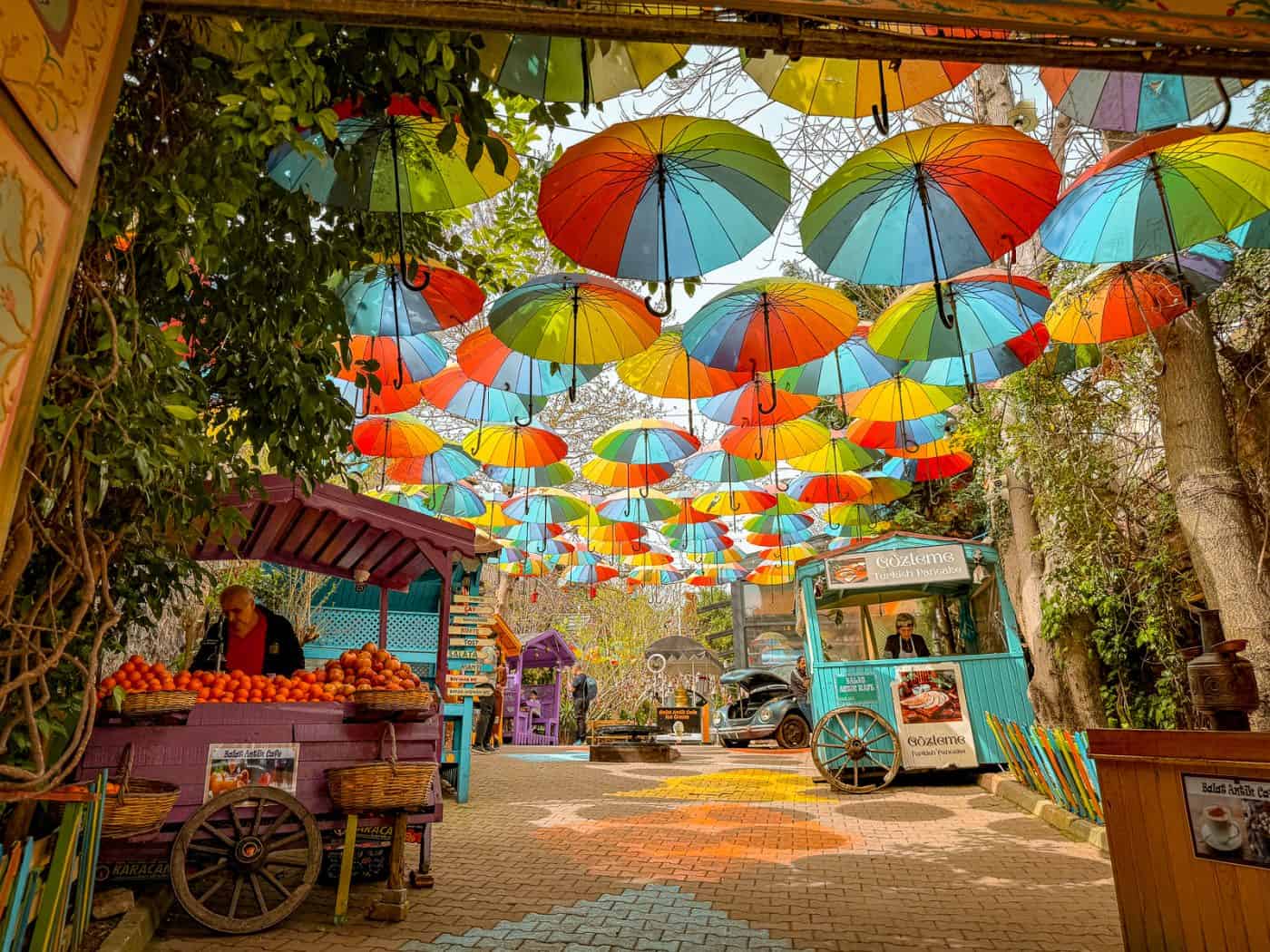 Istanbul - Cappadocia Tour - umbrella street