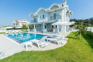 6 Bedroom Central Villa for short term rental in Dalyan - Pool sunbathing area